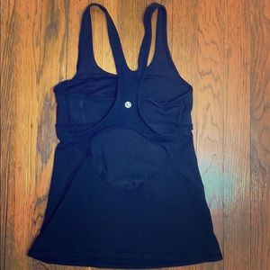 Lululemon size 4 running top